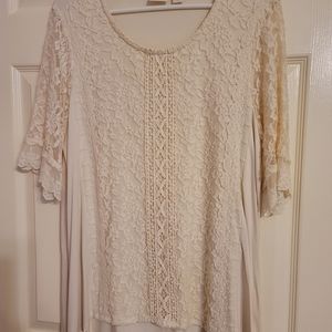Chicos Size 2 Cream Lace Front Short Sleeve Top